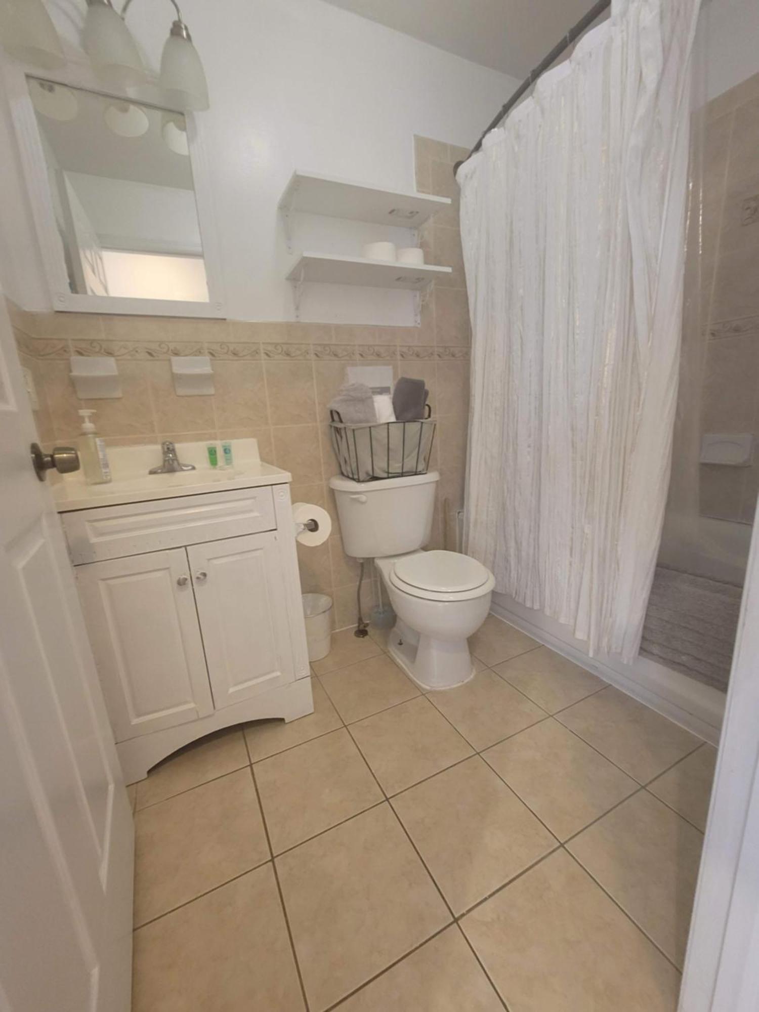 Luxury Apartments 5Queenbed - 20 Min Away Manhattan Джърси Сити Екстериор снимка