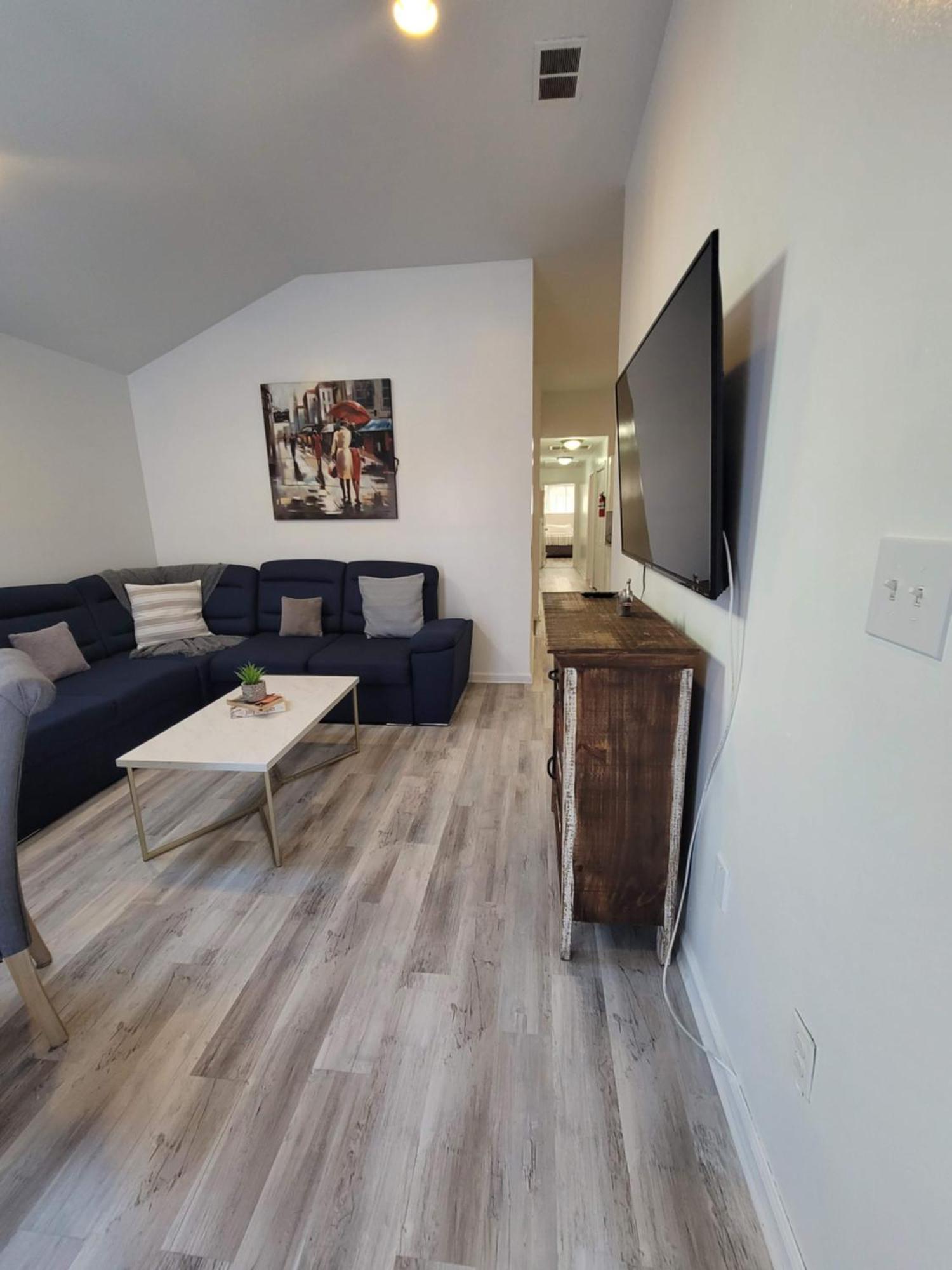 Luxury Apartments 5Queenbed - 20 Min Away Manhattan Джърси Сити Екстериор снимка