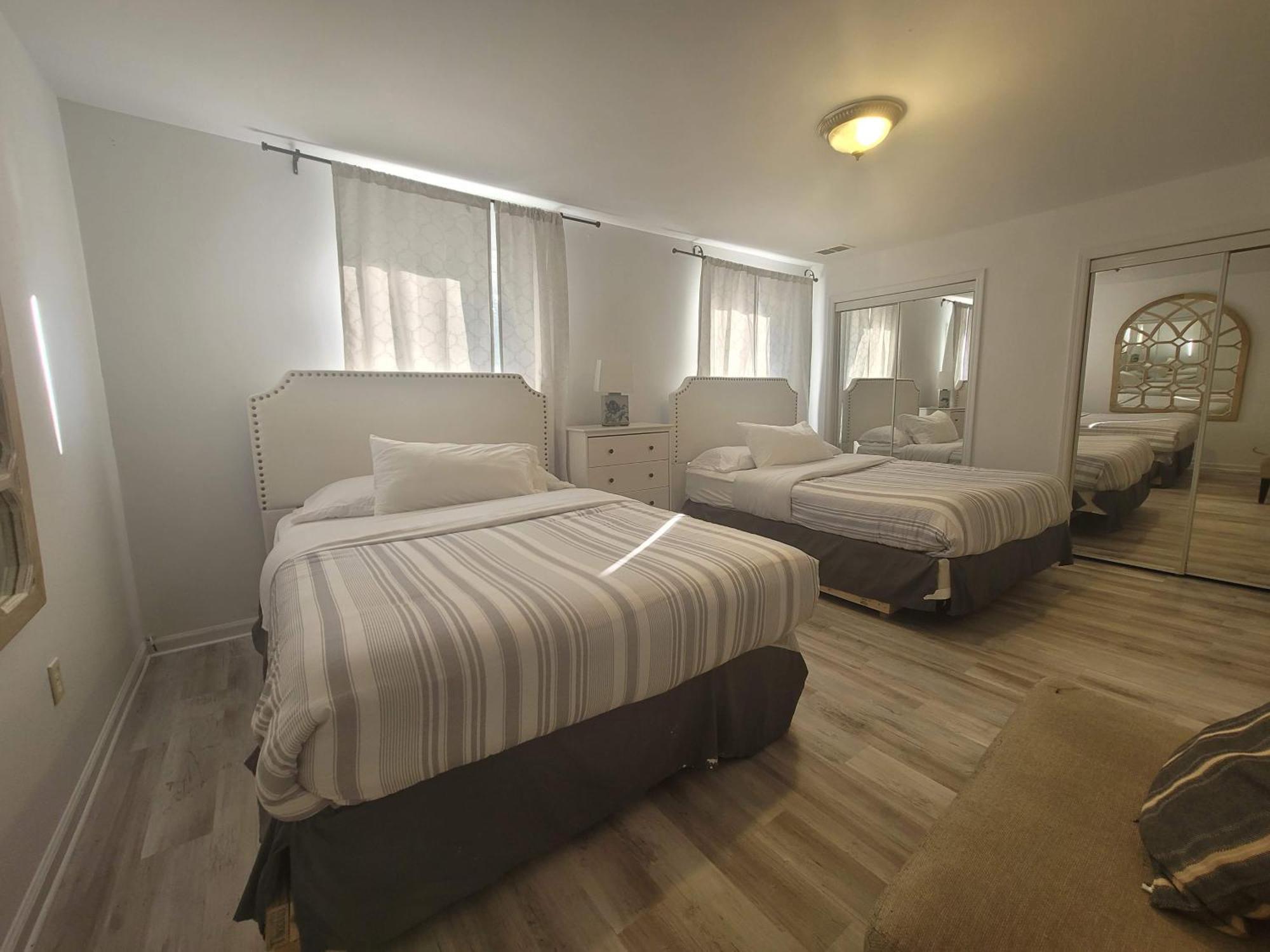 Luxury Apartments 5Queenbed - 20 Min Away Manhattan Джърси Сити Екстериор снимка