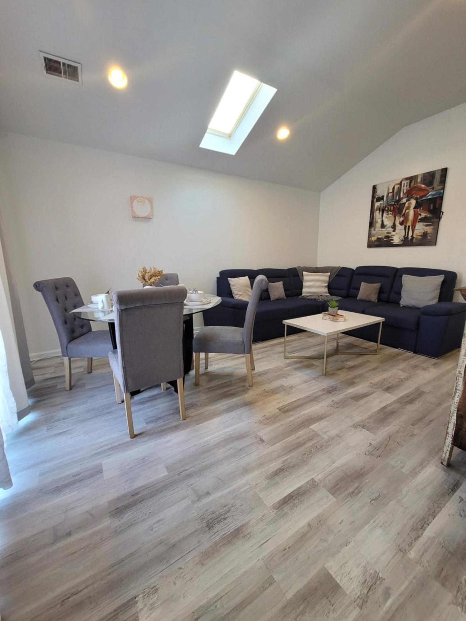 Luxury Apartments 5Queenbed - 20 Min Away Manhattan Джърси Сити Екстериор снимка