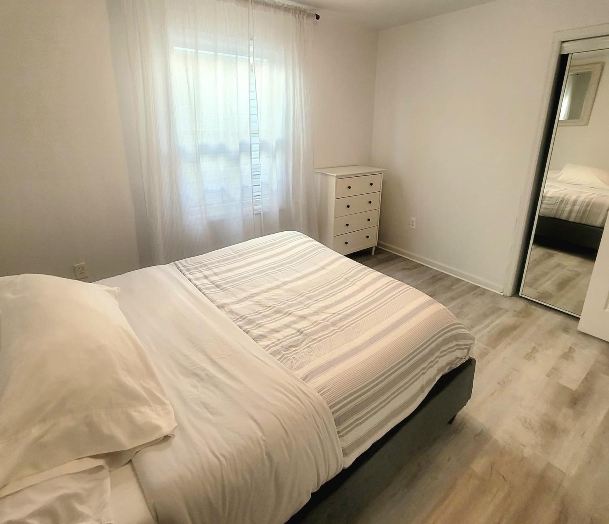 Luxury Apartments 5Queenbed - 20 Min Away Manhattan Джърси Сити Екстериор снимка