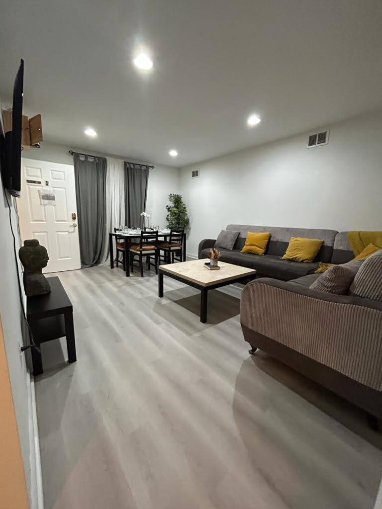 Luxury Apartments 5Queenbed - 20 Min Away Manhattan Джърси Сити Екстериор снимка