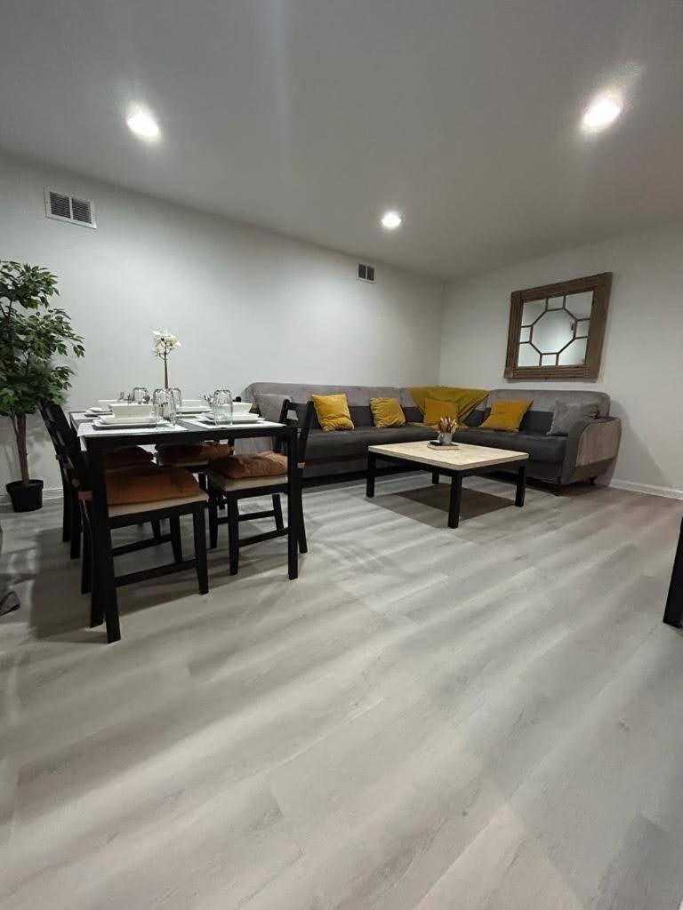 Luxury Apartments 5Queenbed - 20 Min Away Manhattan Джърси Сити Екстериор снимка